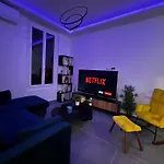 Nice Liberation - Luxury & Design Apartment, 2 Private Rooms With 2 Private Bathroom For 2 Or Max 6 Person, Renovated, Modern, Ac, Wi-Fi, Balcony, Calm, Tram