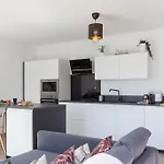 L17 Arenas Suite 3 Balconies 5Mins To The Sea