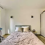 Apartment 1 Min To Bedroom Flat With 2 Ac And Parking In Summer