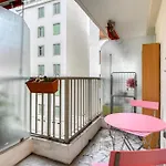 Studio Close To All Hyper Central Amenities