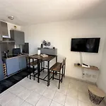 Charmant Studio Tout Confort, Climatise Avec Terrasse A Nice Vue Mer