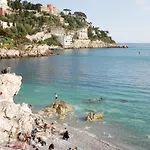 Lovely - Port De Nice