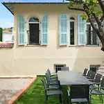 Villa Des Pergolas -6 Bdrs - 5 Bathrs -Parking -Jardin -Jacuzzi -Tramstation , 10 Min Beach