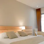 Hotel Busby 3*