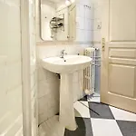 Alba Budget 2 Pers Wifi Ac Apartment Nice