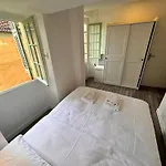Carre D'or: Very Calm Cozy 2br, With Wi-fi Apartment *
