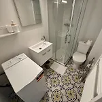 Carre D'or: Very Calm Cozy 2br, With Wi-fi *