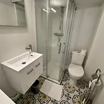 Carre D'or: Very Calm Cozy 2br, With Wi-fi Apartment Nice