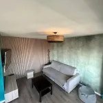 Elegant Avec Acces A La Piscine