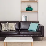 Modern 2-Bedroom City Center Apartment