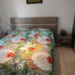 2 Pieces Proche Aeroport