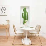 The Calypso - Quiet - New - Central