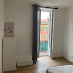 Port Nice: Very Nice 3 Rooms