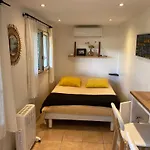 Petite Chambre Independante Avec Sdb, Clim Et Parking Prive