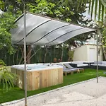 Villa Des Pergolas -6 Bdrs - 5 Bathrs -Parking -Jardin -Jacuzzi -Tramstation , 10 Min Beach