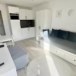 Moderne Renove Avec Balcon