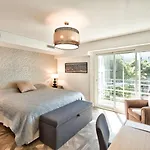 Waterfront 4Bd Apt With Terrace