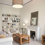 Bronte - Nice Hyper Central, 1 Bedroom With Large Living Room