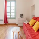 Very central studio a stone\'s throw from the Nice étoile shopping center