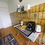 2 Bedroom Flat With Terrasse & Car-park Ouest Apartment