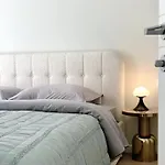 Luxuriously Furnished Bright Newly Renovated Oasis