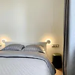 Apartment Bright, Newly Renovated *