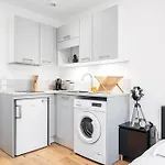 Charming City Center Studio 108