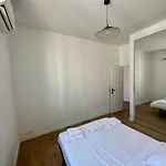 Apartment A Meyerbeer *