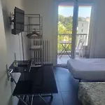 Seaside Tram Haven: Budget-friendly With Kitchen And Views Bed & Breakfast