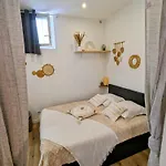 Cosy Proche Du Port Apartment *
