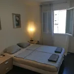 The Nice - 3 Rooms, 3Air Cond, 3Tv, 3Fans, 2 Wc, Wifi Everywhere 5Min Aeroport, Train, Beach, 1Min Tram, 15 Min Centre, Port, Parking Possible