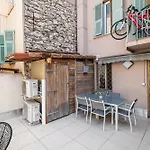 Amazing 3 Bdrs And Garden Place Du Pin Parking !