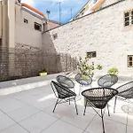 Amazing 3 Bdrs And Garden Place Du Pin Parking !