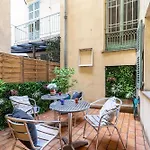 Large One Bedroom Flat In The Old Town