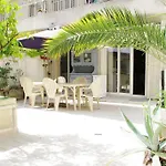 Appart 6 Couchages proche centre, grande terrasse