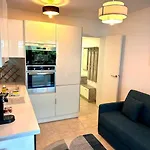 Michelet - T2 Avec Balcon Et Cuisine Equipee