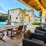 Villa Syagrus - Easy Home Booking