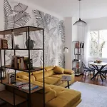 Apartment New Stylish 2 Min From The *