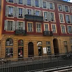 2 Pieces Port De Apartment