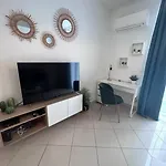 Studio Dans Villa Proche Mer