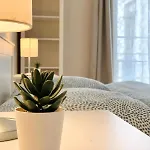Chic & Spacious Getaway In - 10min To * Nice