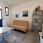 Cozy Apartment A Few Steps From The Sea