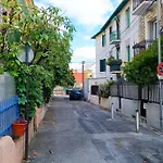 Cozy Apartment A Few Steps From The Sea