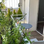 Apartment Magenta Mama - Comfort & Charm In Carre D'or - Near