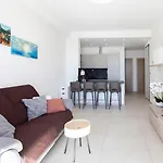 #35 Suite Promenade Vue Mer Proche Aeroport Balcon &Ac