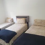 Appartements Renove 2023 Proche Aeroport 5Min, Gare Sncf 2 Min, Tramway Au Pied De L\'Immeuble , Parking Possible, Renovated Apartments 2023 Near The Airport 5 Min, Train Station 2 Min, Tram Next To The Building 1 Min, Parking Possible