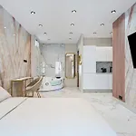 Nice Renting - 8France - Luxury & Comfort Love Room Suite Jacuzzi Massena