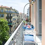 #27 Staywizus - Urban Suite Ac 2 Bedrooms 10Mins Walk Sea & Old Town