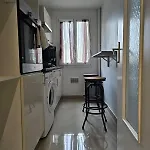 Proche Aeroport Apartment *