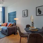 301A Charming 2 Rooms Refurbished Super Center